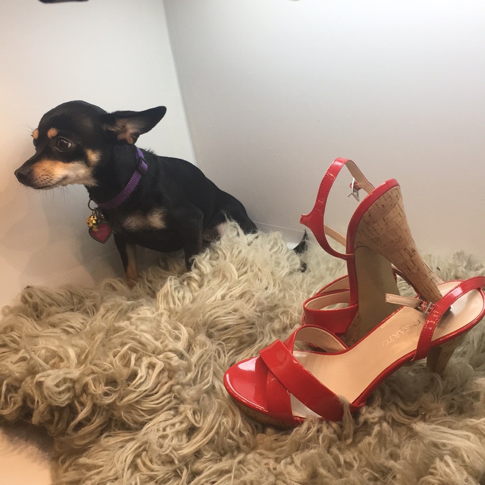 Red pumps